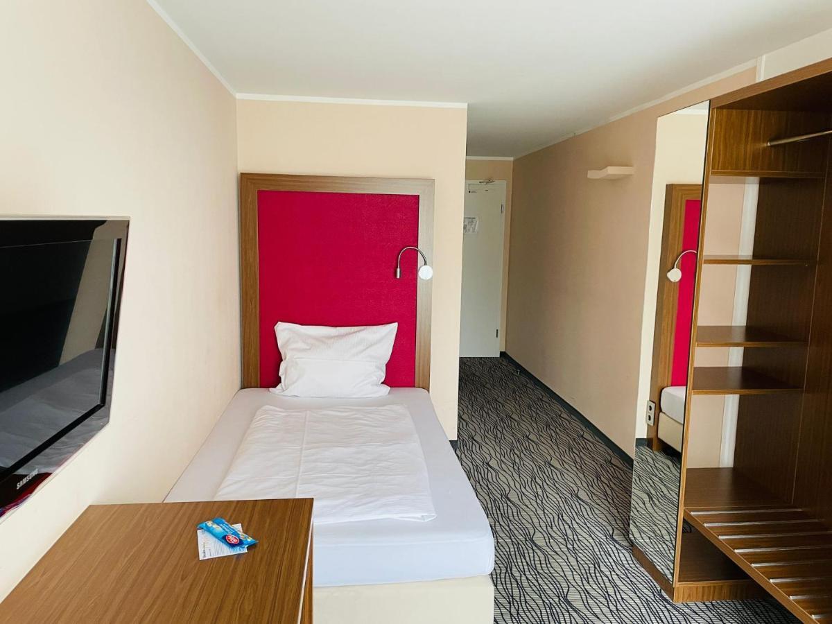 Point Hotel Apartments And Rooms Дрезден Экстерьер фото